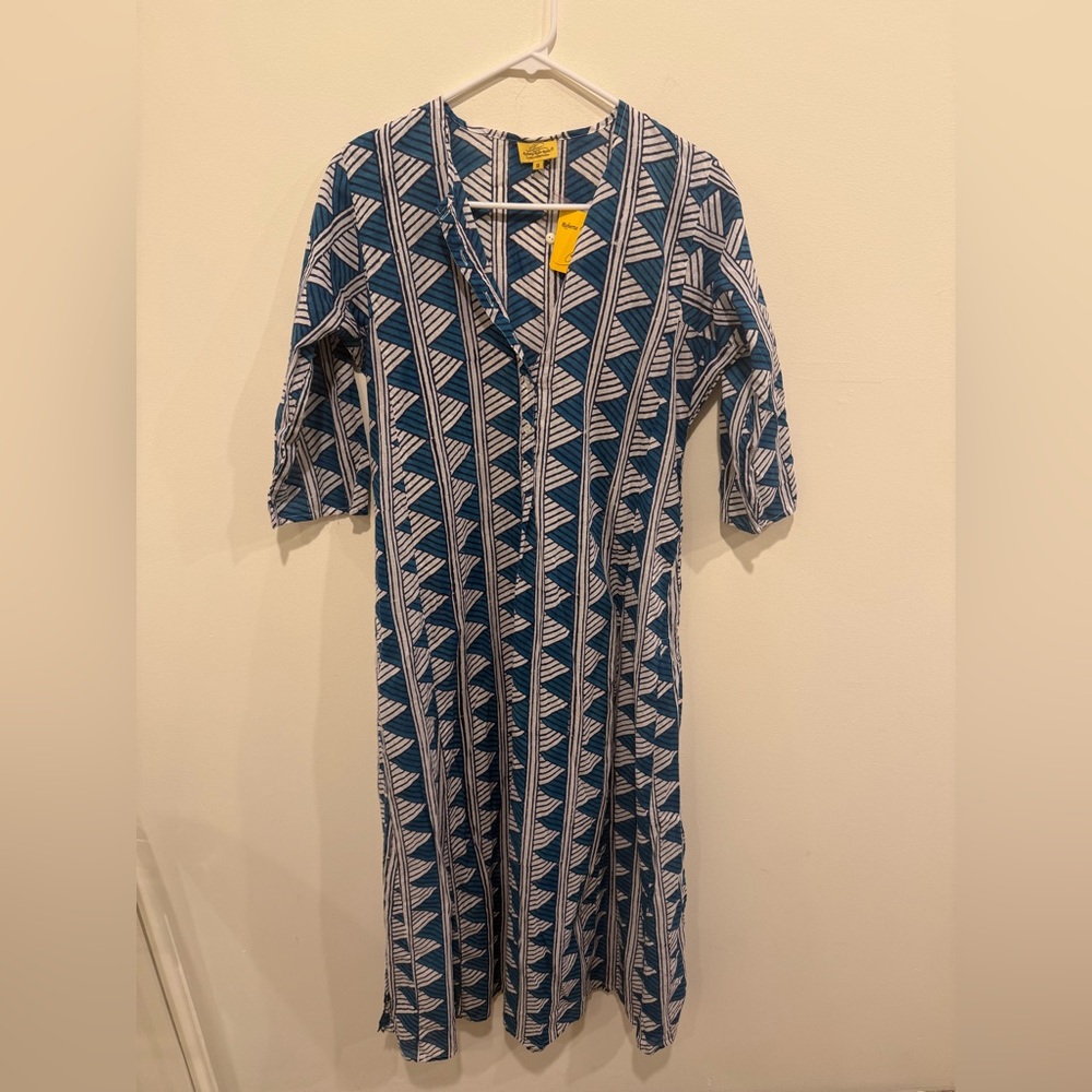 Chic Blue and White Geometric cover up/dress with slit up the sides